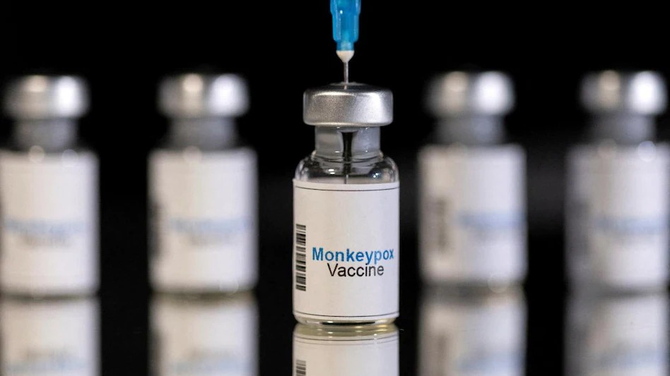 monkeypox vaccine center paris france outbreak